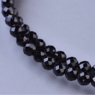 Collier spinelle noire